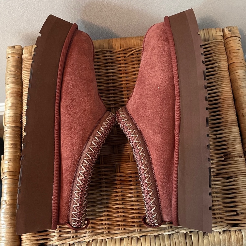 Ugg Tazz Slippers Size 8 NIB NWT - image 9
